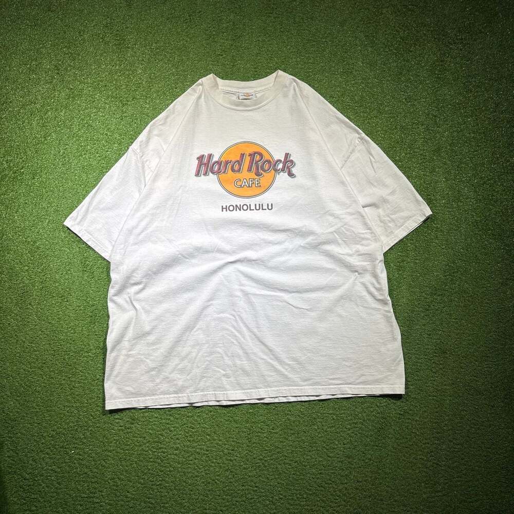 Vintage Hard Rock Cafe Honolulu Graphic Crew Neck T-Shirt